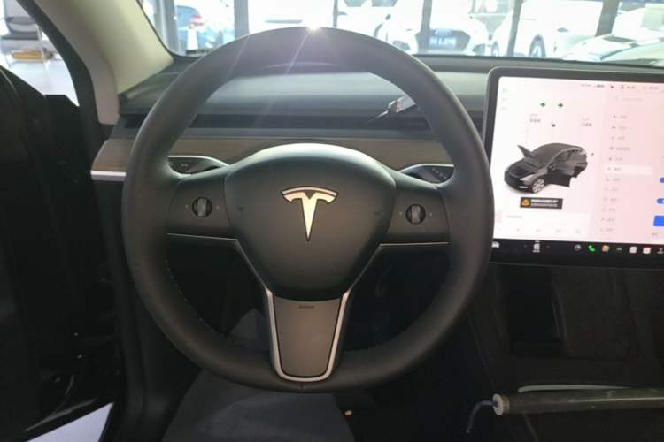 Used Tesla Model Y 2021 Long-Range All-Wheel-Drive Version 3D7 Steering Wheel