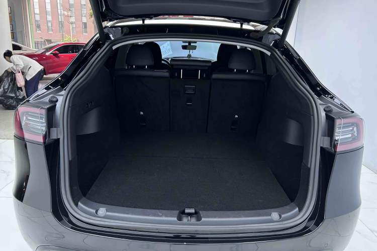 Used Tesla Model Y 2021 Standard Range Rear-Wheel Drive Version