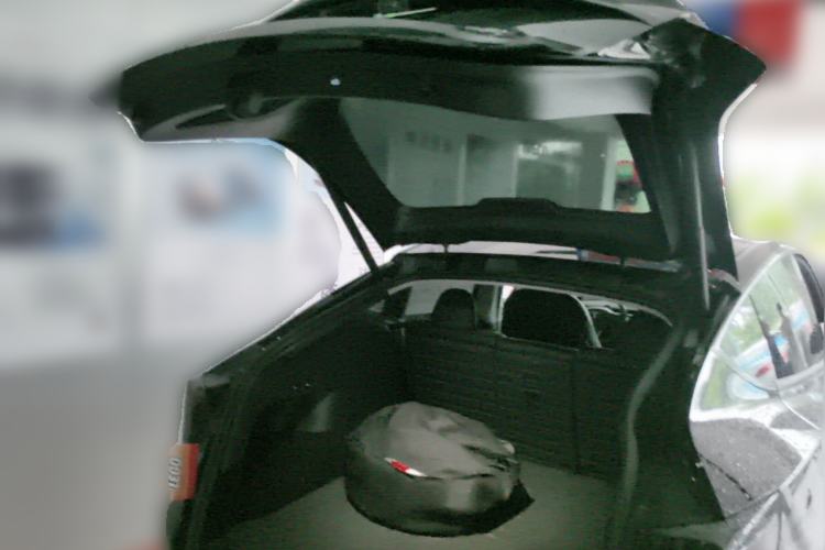 Used Tesla Model Y 2021 Long-Range All-Wheel-Drive Version Trunk