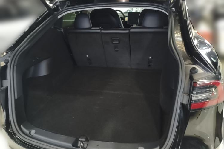 Used Tesla Model Y 2021 Long-Range All-Wheel-Drive Version Trunk