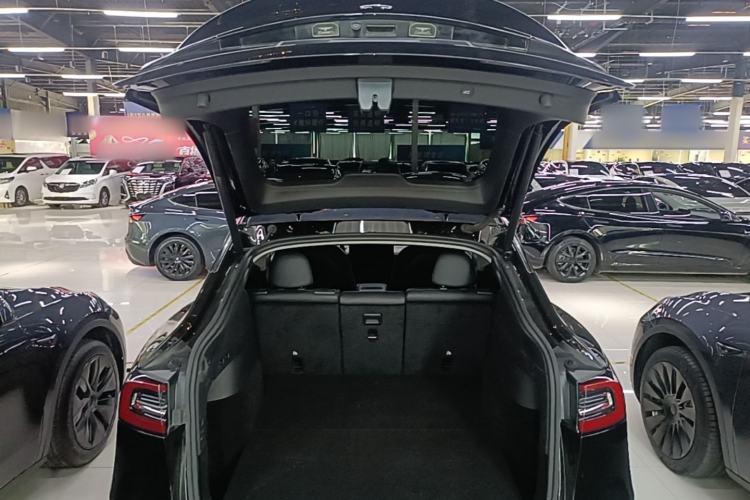 Used Tesla Model Y 2021 Standard Range Rear-Wheel Drive Version Trunk