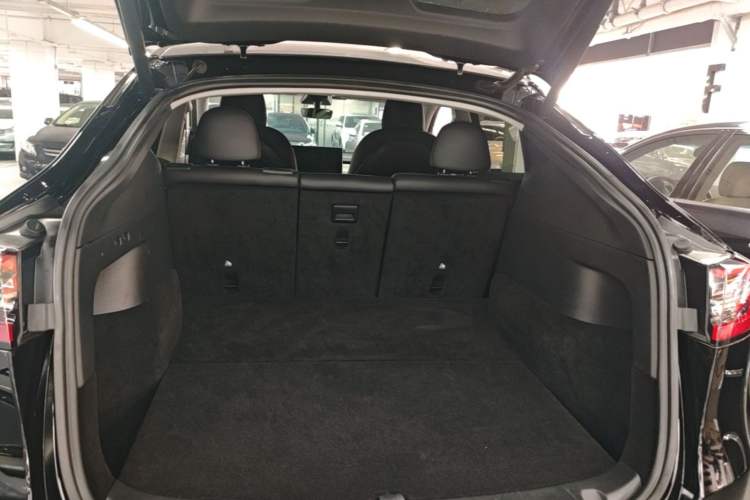 Used Tesla Model Y 2021 Long-Range All-Wheel-Drive Version 3D7 Trunk