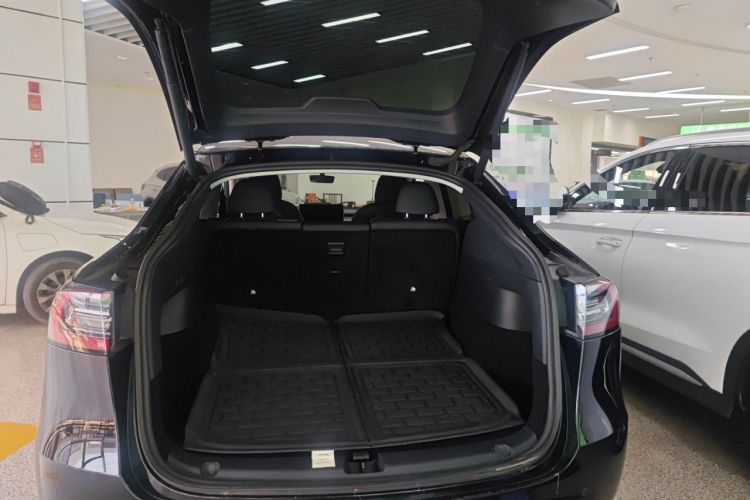 Used Tesla Model Y 2021 Long-Range All-Wheel-Drive Version Trunk