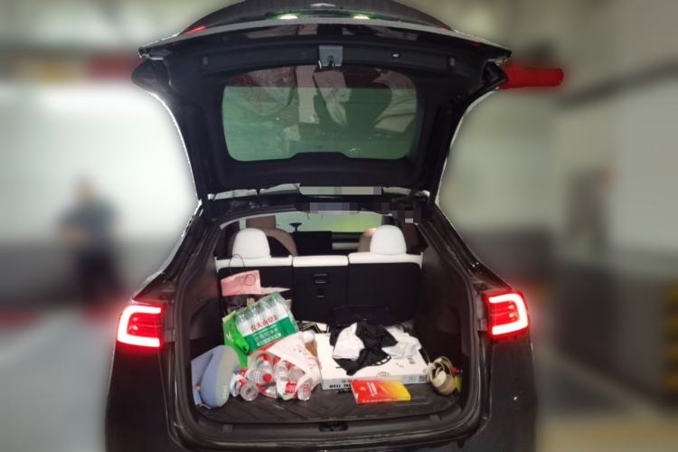 Used Tesla Model Y 2021 Standard Range Rear-Wheel Drive Version Trunk