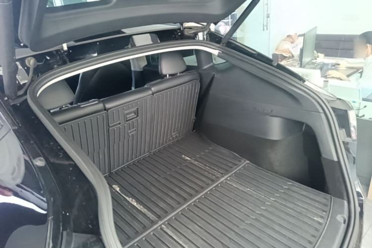 Used Tesla Model Y 2021 Standard Range Rear-Wheel Drive Version Trunk