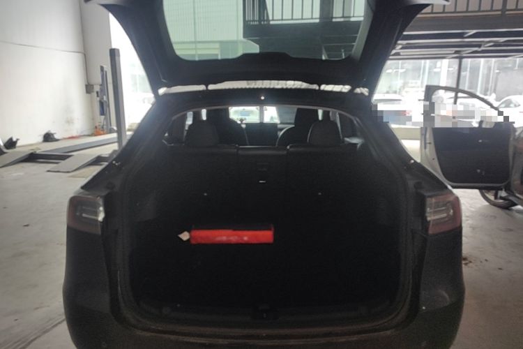 Used Tesla Model Y 2021 Standard Range Rear-Wheel Drive Version Trunk