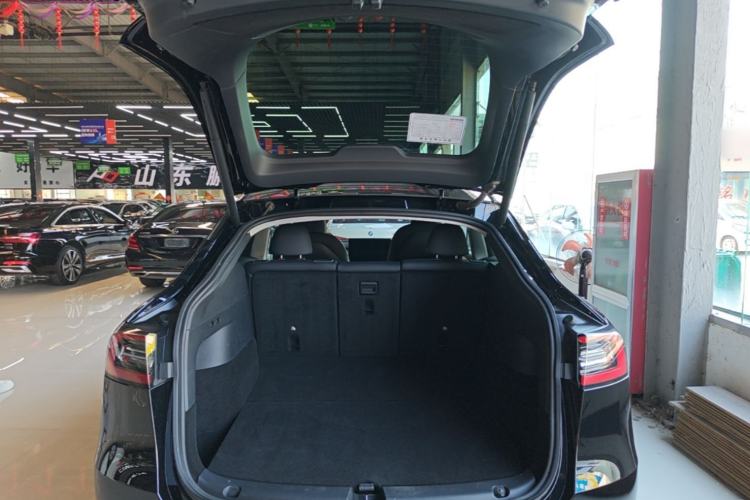 Used Tesla Model Y 2021 Standard Range Rear-Wheel Drive Version Trunk