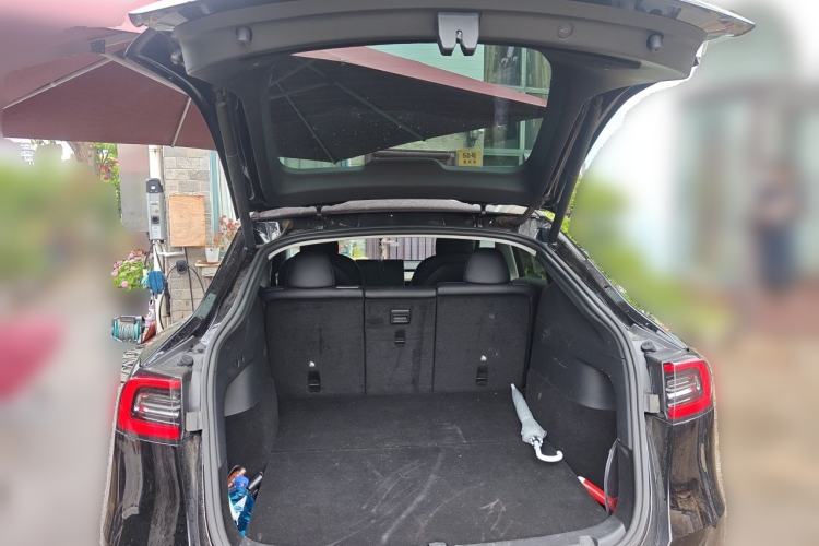 Used Tesla Model Y 2021 Long-Range All-Wheel-Drive Version 3D7 Trunk