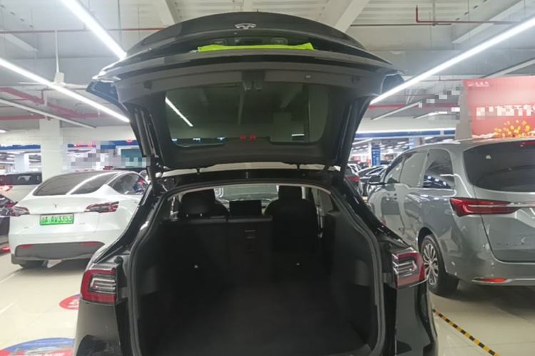 Used Tesla Model Y 2021 Long-Range All-Wheel-Drive Version 3D7 Trunk