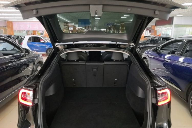 Used Tesla Model Y 2021 Long-Range All-Wheel-Drive Version 3D7 Trunk