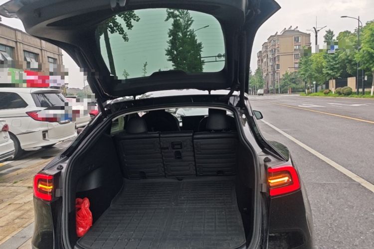 Used Tesla Model Y 2021 Standard Range Rear-Wheel Drive Version Trunk