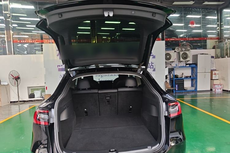 Used Tesla Model Y 2021 Standard Range Rear-Wheel Drive Version Trunk