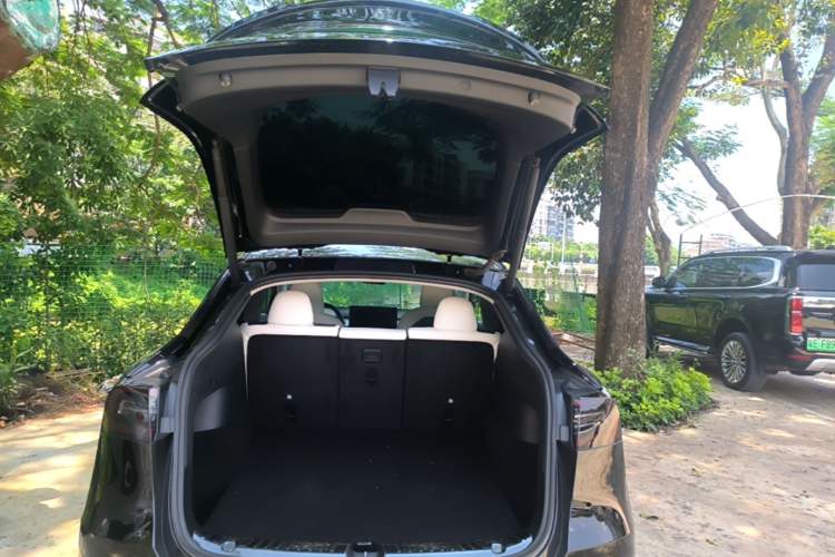 Used Tesla Model Y 2021 Performance High-Performance All-Wheel-Drive Version Trunk