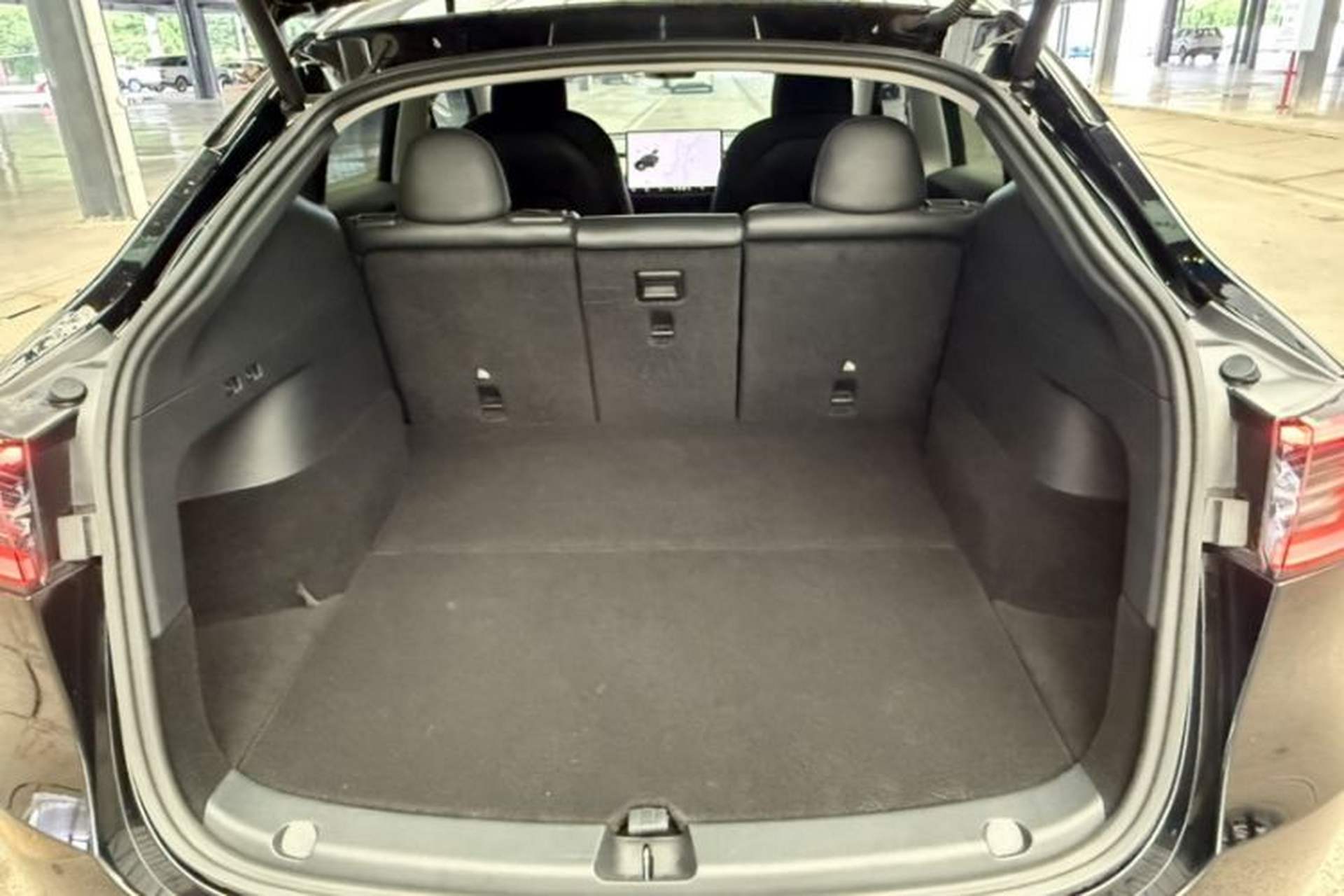 Used Tesla Model Y 2021 Standard Range Rear-Wheel Drive Version Trunk