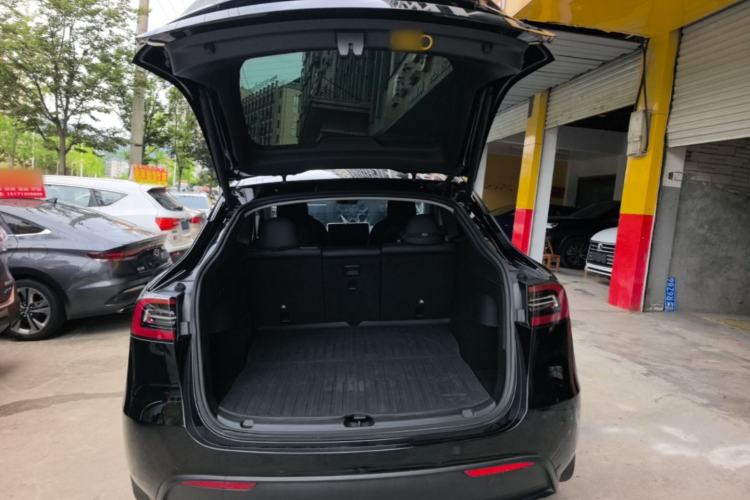 Used Tesla Model Y 2021 Standard Range Rear-Wheel Drive Version Trunk