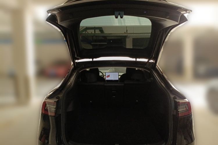 Used Tesla Model Y 2021 Standard Range Rear-Wheel Drive Version Trunk