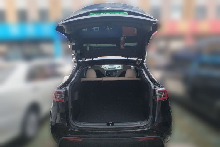 Used Tesla Model Y 2021 Standard Range Rear-Wheel Drive Version Trunk