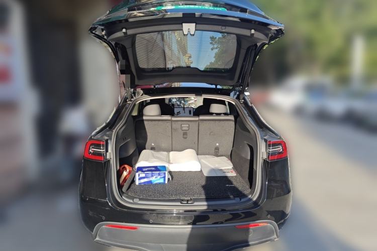 Used Tesla Model Y 2021 Standard Range Rear-Wheel Drive Version Trunk