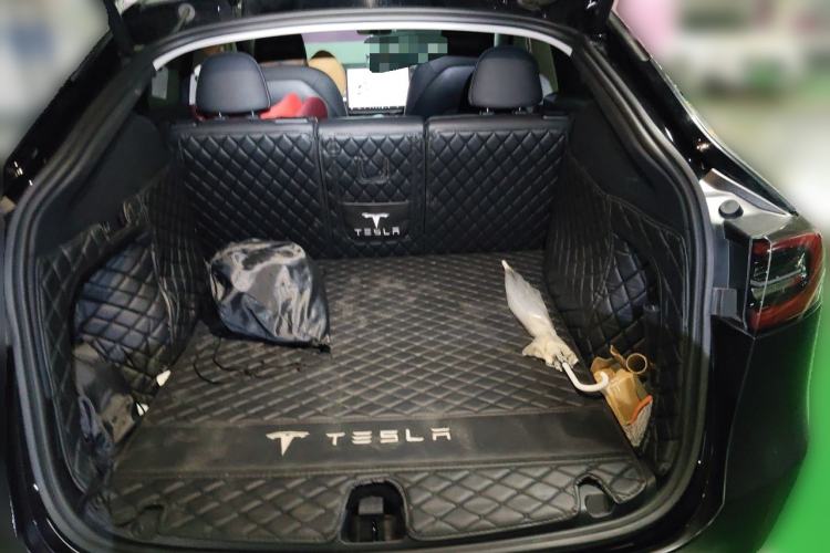 Used Tesla Model Y 2021 Standard Range Rear-Wheel Drive Version Trunk