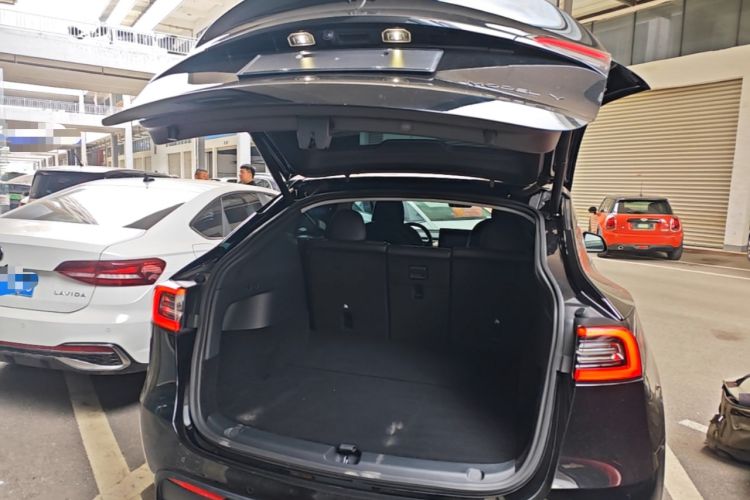 Used Tesla Model Y 2021 Standard Range Rear-Wheel Drive Version Trunk