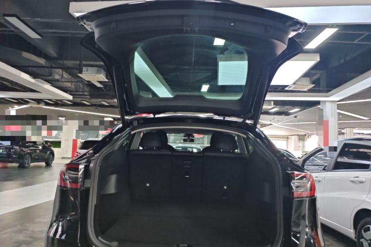 Used Tesla Model Y 2021 Long-Range All-Wheel-Drive Version 3D7 Trunk