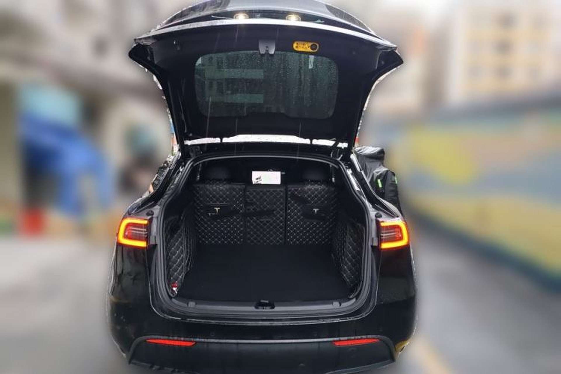 Used Tesla Model Y 2021 Standard Range Rear-Wheel Drive Version Trunk