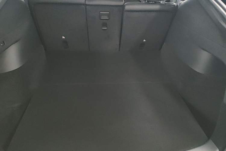 Used Tesla Model Y 2021 Standard Range Rear-Wheel Drive Version Trunk