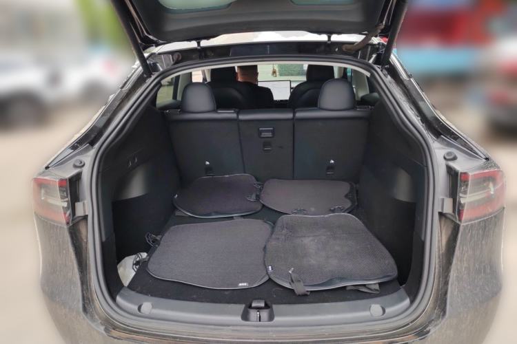 Used Tesla Model Y 2021 Long-Range All-Wheel-Drive Version 3D7 Trunk
