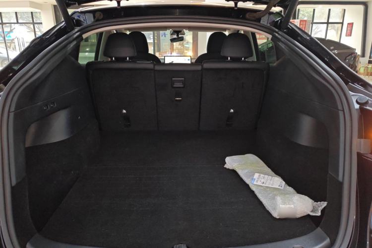 Used Tesla Model Y 2021 Long-Range All-Wheel-Drive Version 3D7 Trunk