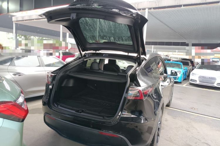 Used Tesla Model Y 2021 Long-Range All-Wheel-Drive Version 3D7 Trunk