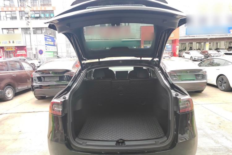 Used Tesla Model Y 2021 Standard Range Rear-Wheel Drive Version Trunk