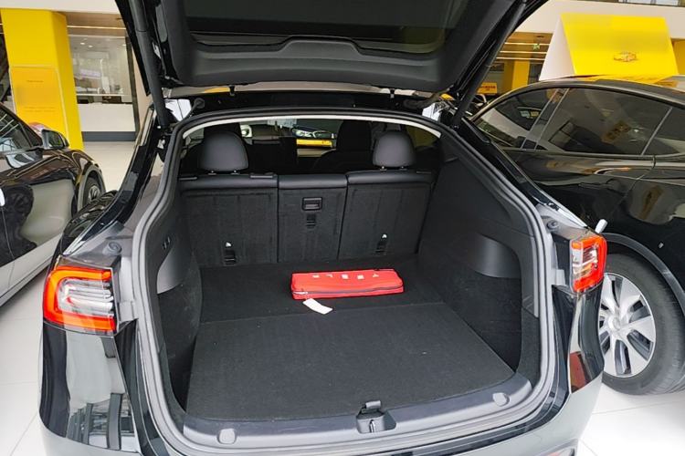 Used Tesla Model Y 2021 Performance High-Performance All-Wheel-Drive Version Trunk