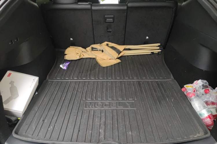 Used Tesla Model Y 2021 Long-Range All-Wheel-Drive Version Trunk