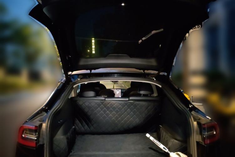 Used Tesla Model Y 2021 Standard Range Rear-Wheel Drive Version Trunk