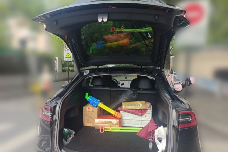 Used Tesla Model Y 2021 Standard Range Rear-Wheel Drive Version Trunk