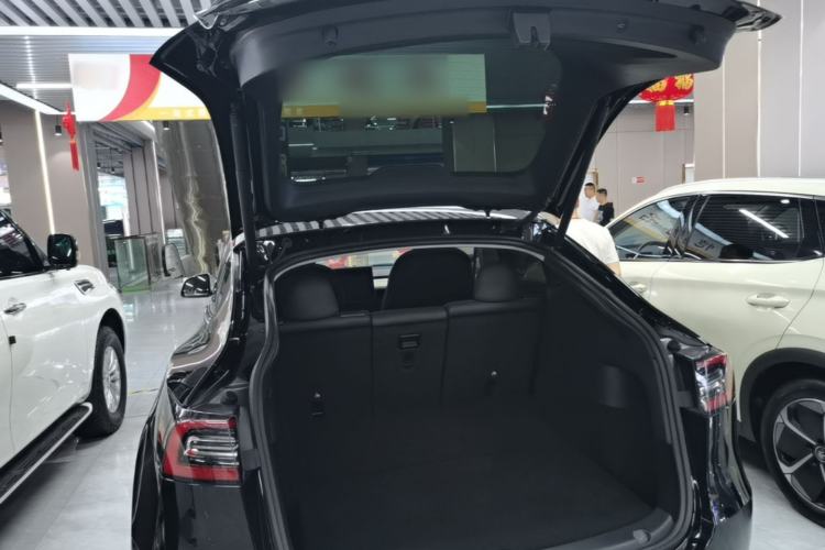 Used Tesla Model Y 2021 Standard Range Rear-Wheel Drive Version Trunk