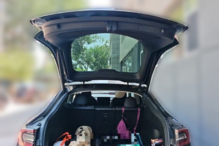 Used Tesla Model Y 2021 Standard Range Rear-Wheel Drive Version Trunk