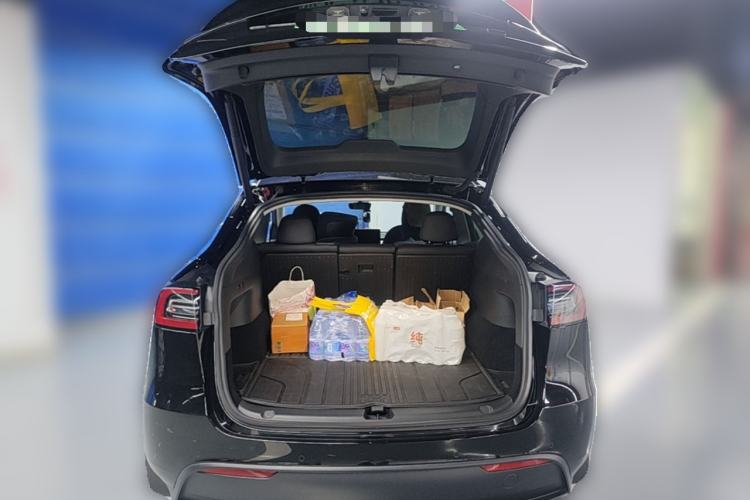 Used Tesla Model Y 2021 Long-Range All-Wheel-Drive Version 3D7 Trunk