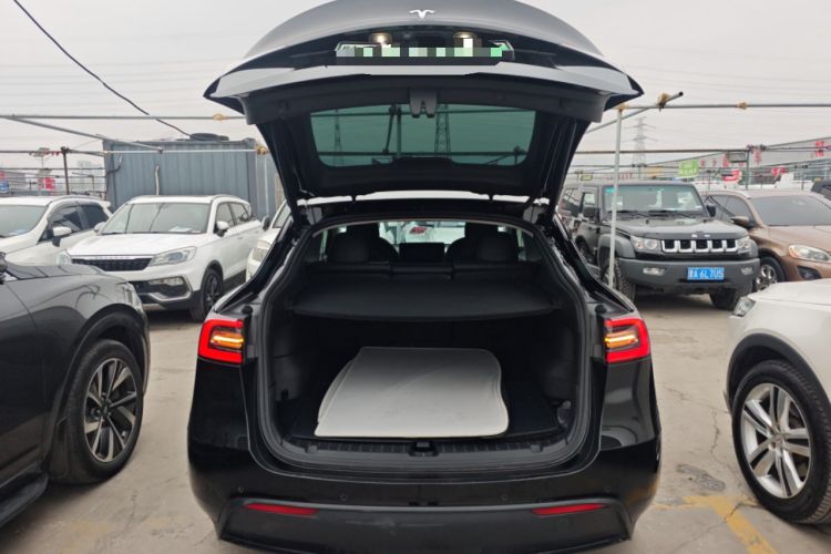 Used Tesla Model Y 2021 Standard Range Rear-Wheel Drive Version Trunk