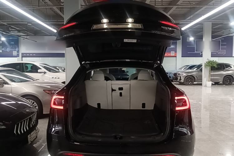 Used Tesla Model Y 2021 Long-Range All-Wheel-Drive Version 3D7 Trunk