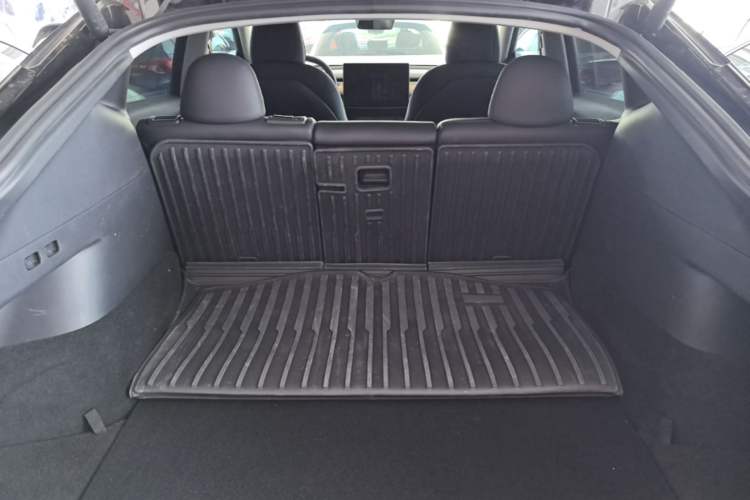 Used Tesla Model Y 2021 Standard Range Rear-Wheel Drive Version Trunk