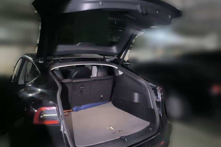 Used Tesla Model Y 2021 Standard Range Rear-Wheel Drive Version Trunk
