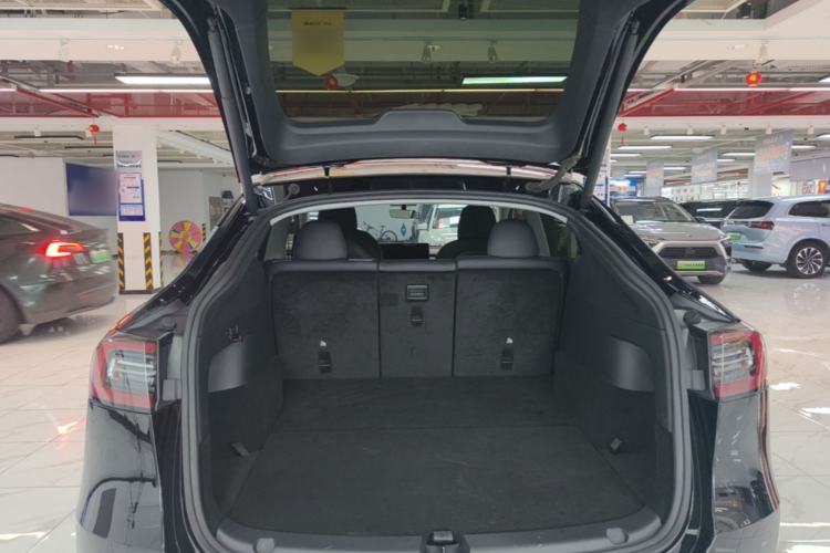 Used Tesla Model Y 2021 Standard Range Rear-Wheel Drive Version Trunk
