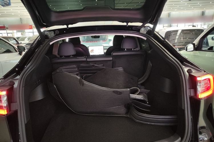 Used Tesla Model Y 2021 Standard Range Rear-Wheel Drive Version Trunk