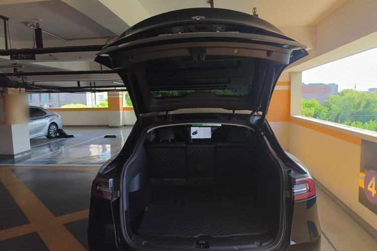 Used Tesla Model Y 2021 Standard Range Rear-Wheel Drive Version Trunk