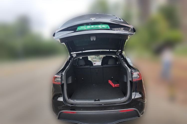 Used Tesla Model Y 2021 Standard Range Rear-Wheel Drive Version Trunk