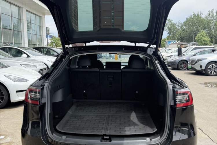 Used Tesla Model Y 2021 Revised Version 2 Long-Range All-Wheel-Drive Edition Trunk