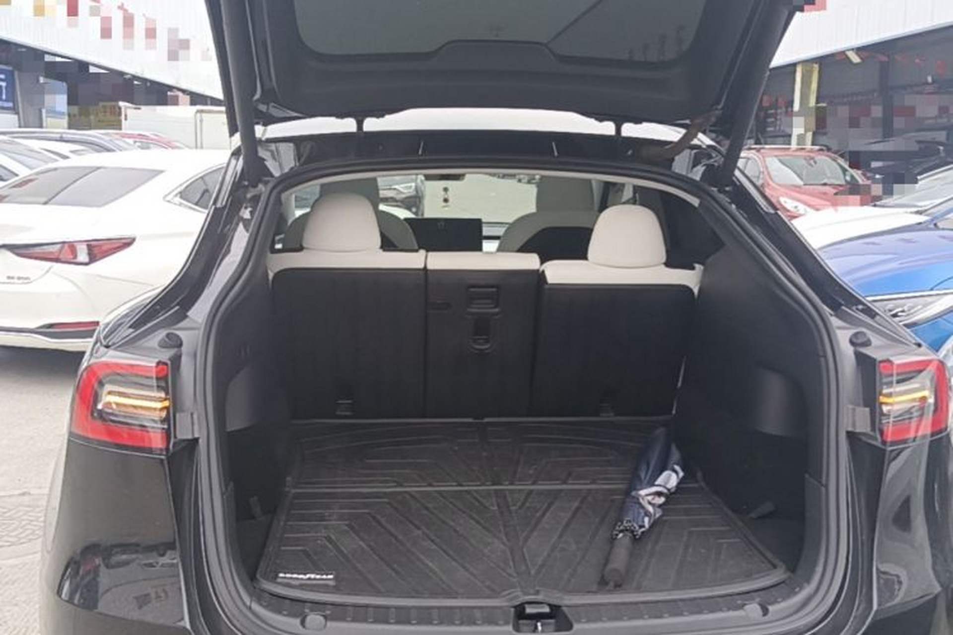 Used Tesla Model Y 2021 Long-Range All-Wheel-Drive Version 3D7 Trunk