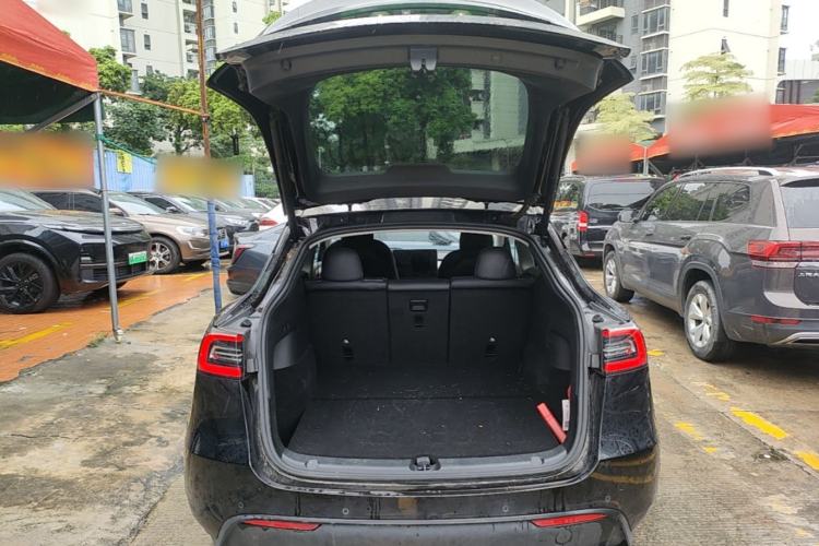 Used Tesla Model Y 2021 Standard Range Rear-Wheel Drive Version Trunk