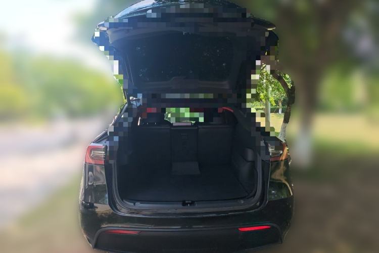 Used Tesla Model Y 2021 Standard Range Rear-Wheel Drive Version Trunk